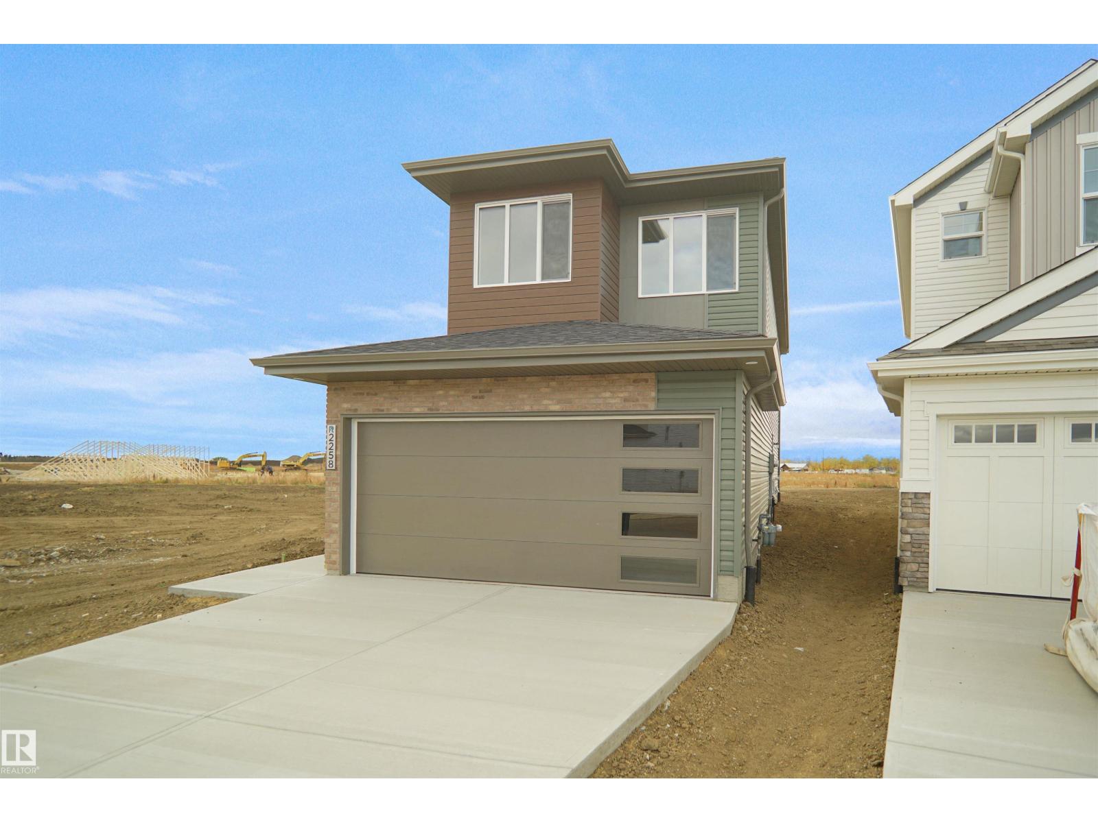 8436 183 AV NW, Edmonton, Alberta