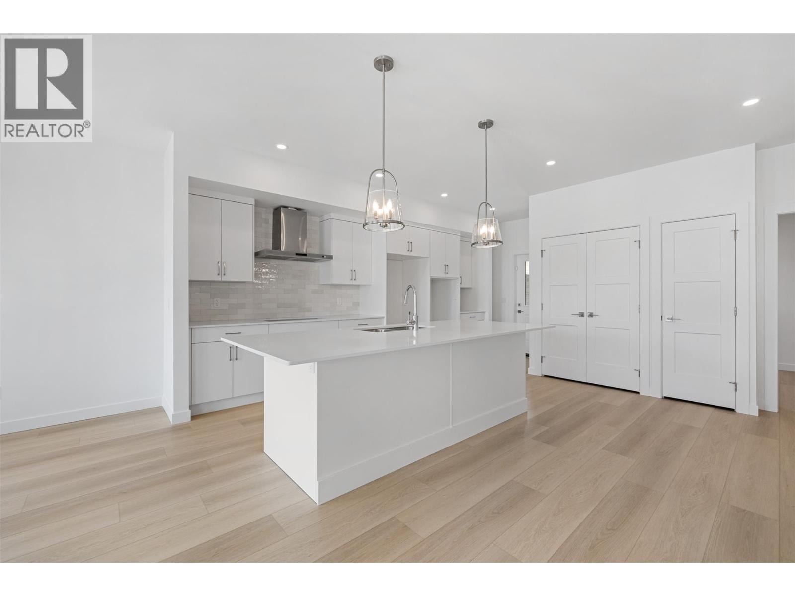442 Arrowleaf Rise, Coldstream, British Columbia  V1B 2M4 - Photo 4 - 10380743