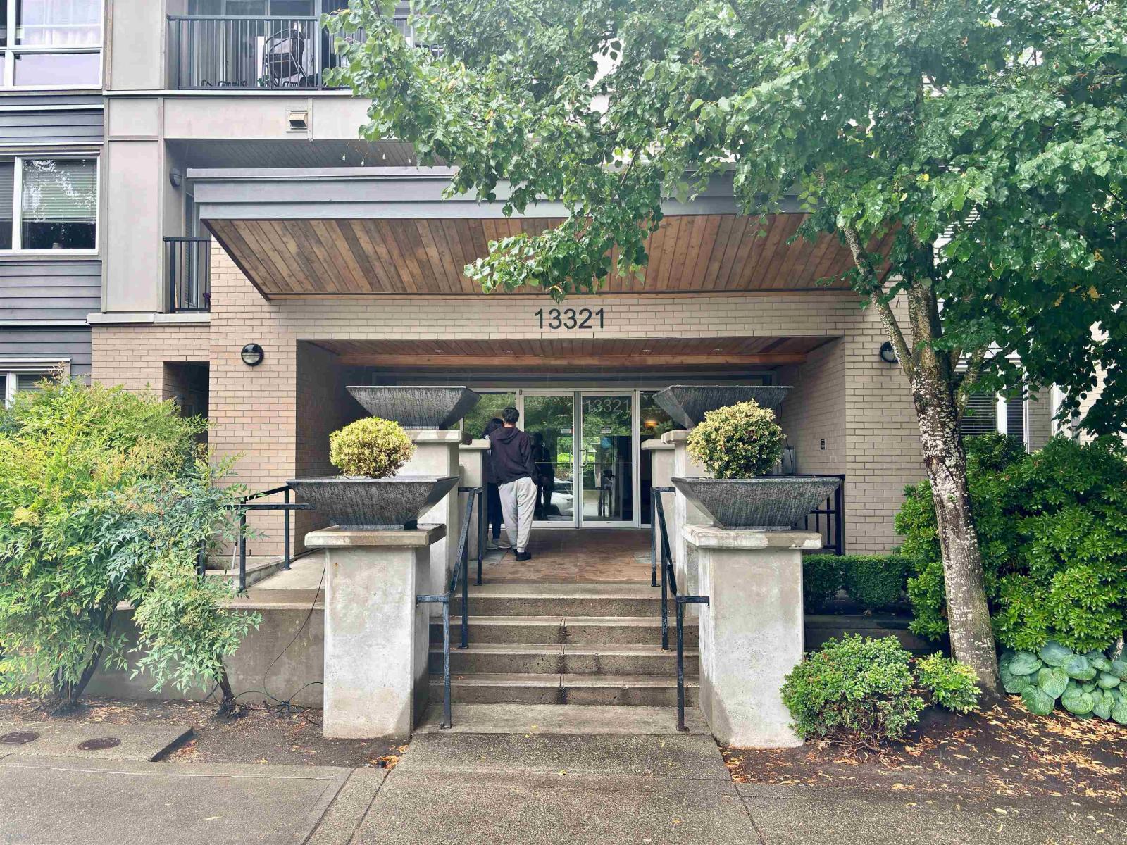 330 13321 102A AVENUE, surrey, British Columbia