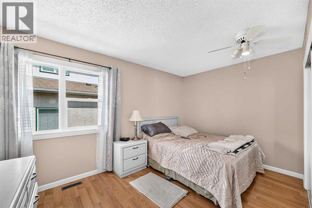 3516 26a Street SE, Calgary, Alberta  T2B 3G8 - Photo 11 - A2329792