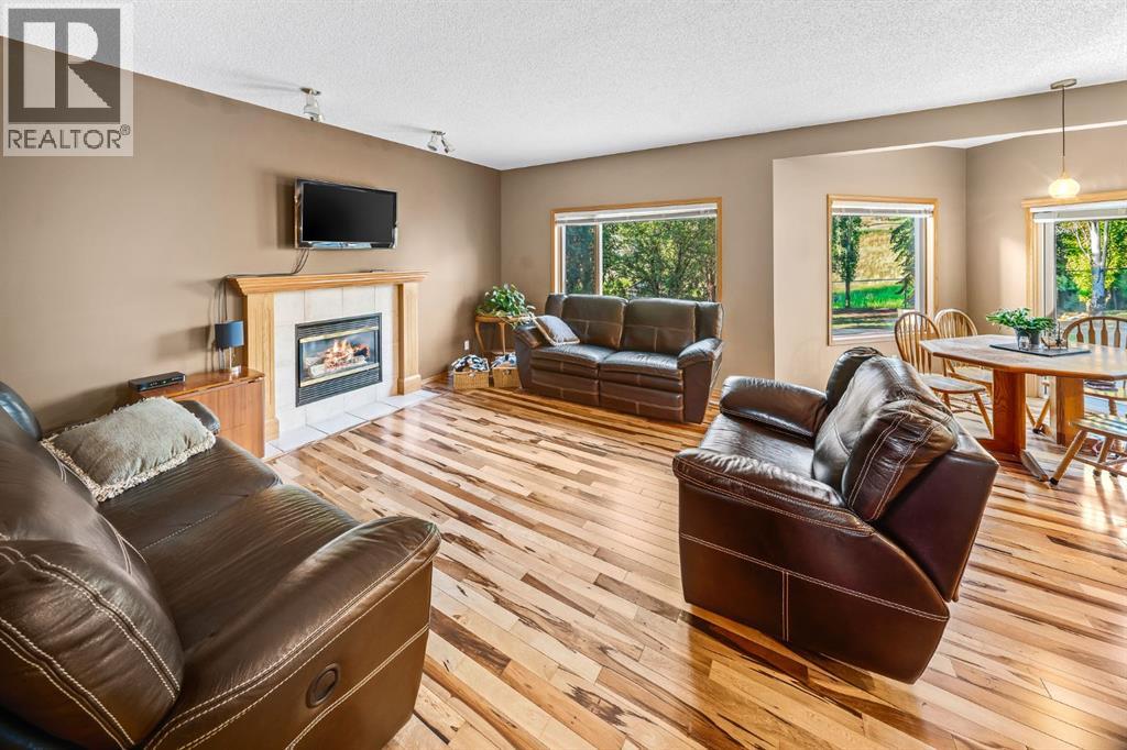 30 Gleneagles View, Cochrane, Alberta  T4C 1N9 - Photo 22 - A2332296