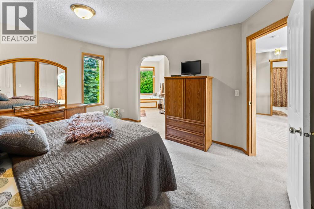 30 Gleneagles View, Cochrane, Alberta  T4C 1N9 - Photo 33 - A2332296