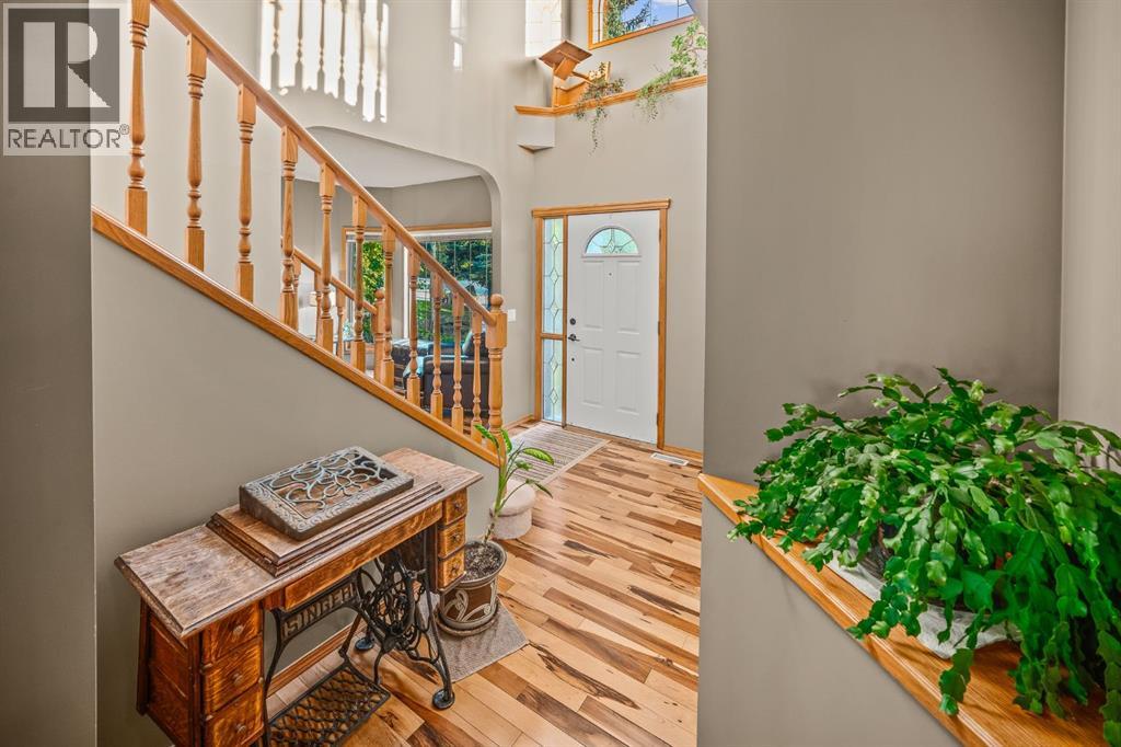 30 Gleneagles View, Cochrane, Alberta  T4C 1N9 - Photo 7 - A2332296