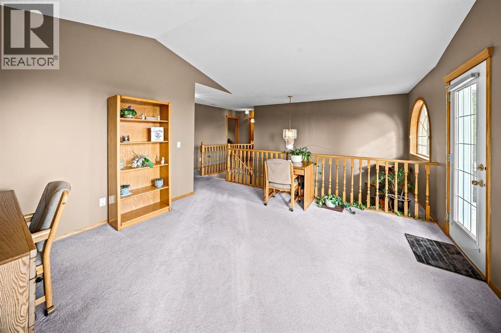 30 Gleneagles View, Cochrane, Alberta  T4C 1N9 - Photo 27 - A2332296