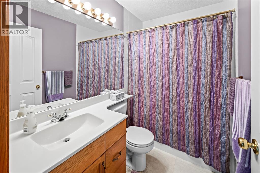 30 Gleneagles View, Cochrane, Alberta  T4C 1N9 - Photo 31 - A2332296