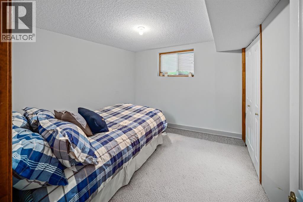 30 Gleneagles View, Cochrane, Alberta  T4C 1N9 - Photo 40 - A2332296