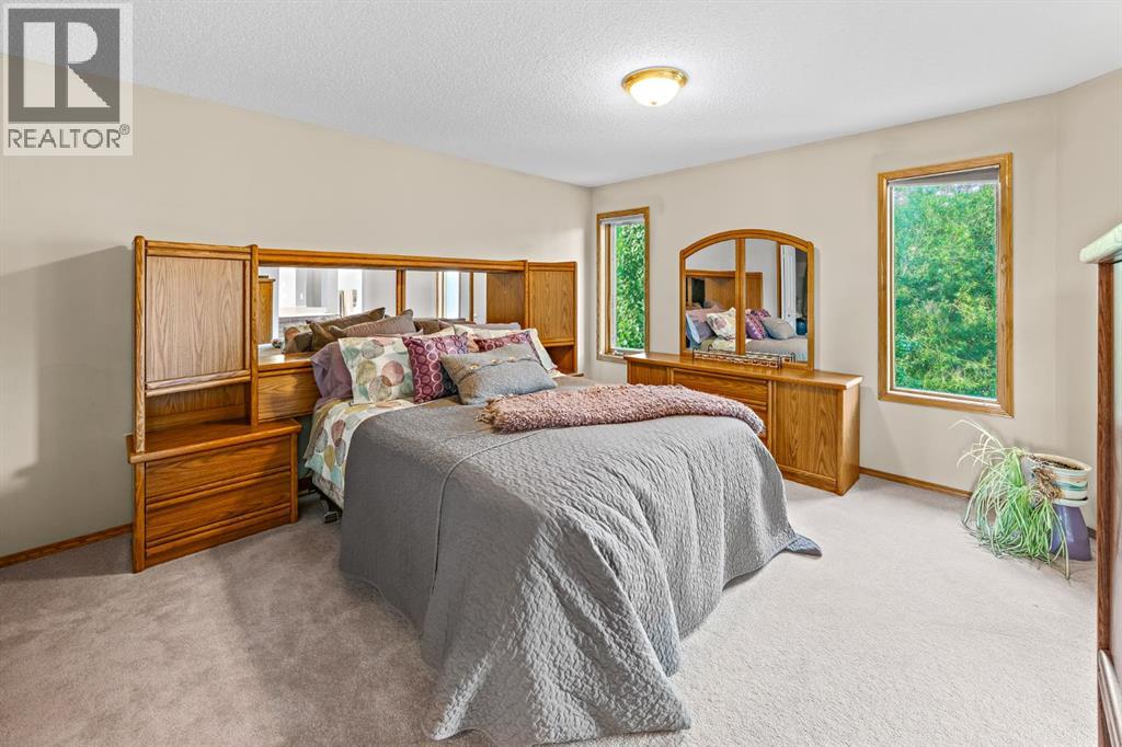 30 Gleneagles View, Cochrane, Alberta  T4C 1N9 - Photo 32 - A2332296
