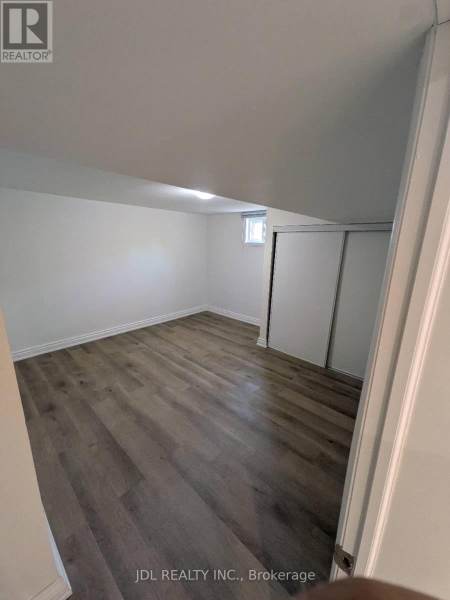 345 Centre Street E, Richmond Hill, Ontario  L4C 1B3 - Photo 5 - N13630530