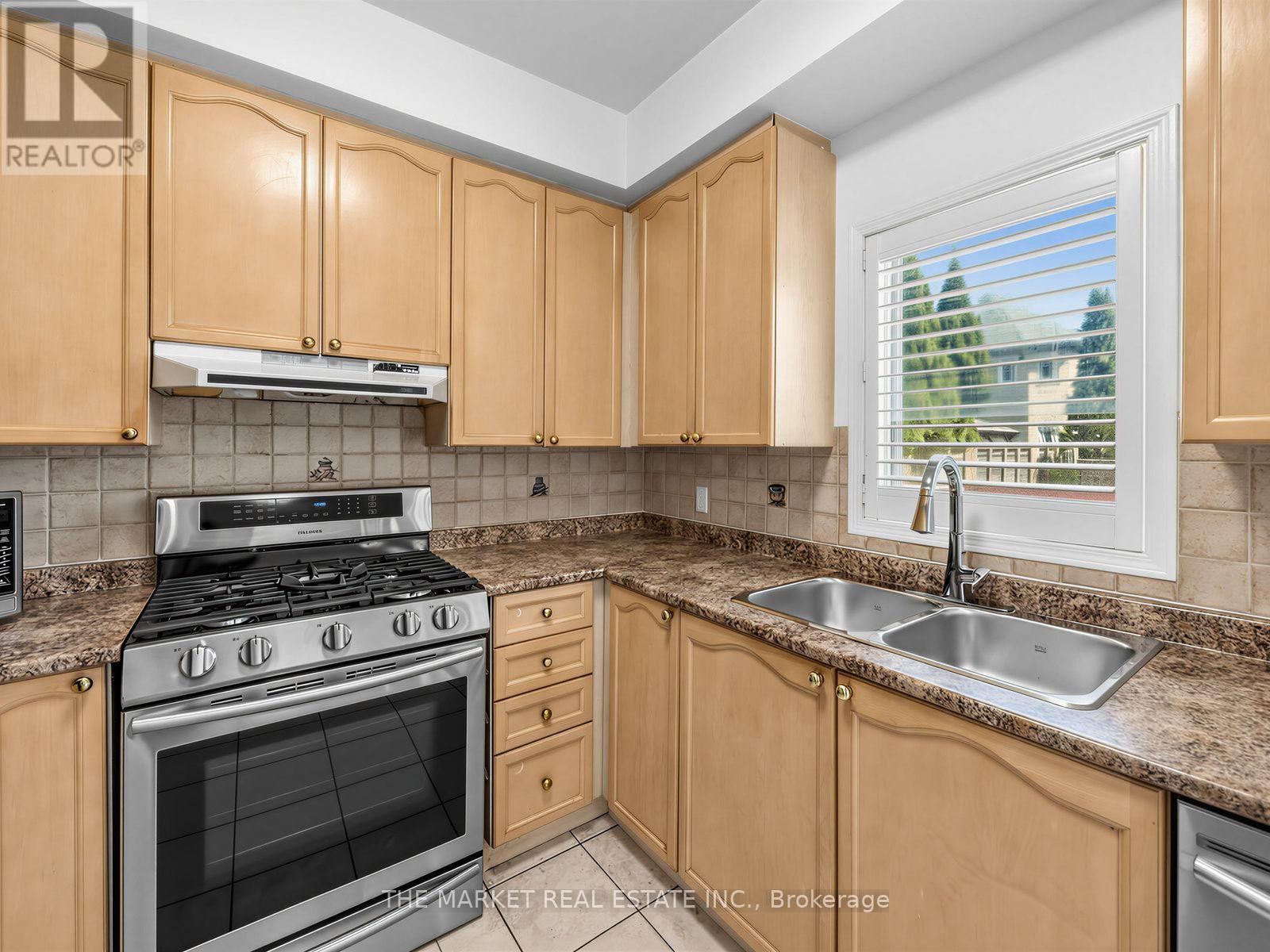 5088 Forestwalk Circle, Mississauga, Ontario  L4Z 4A2 - Photo 15 - W13630486