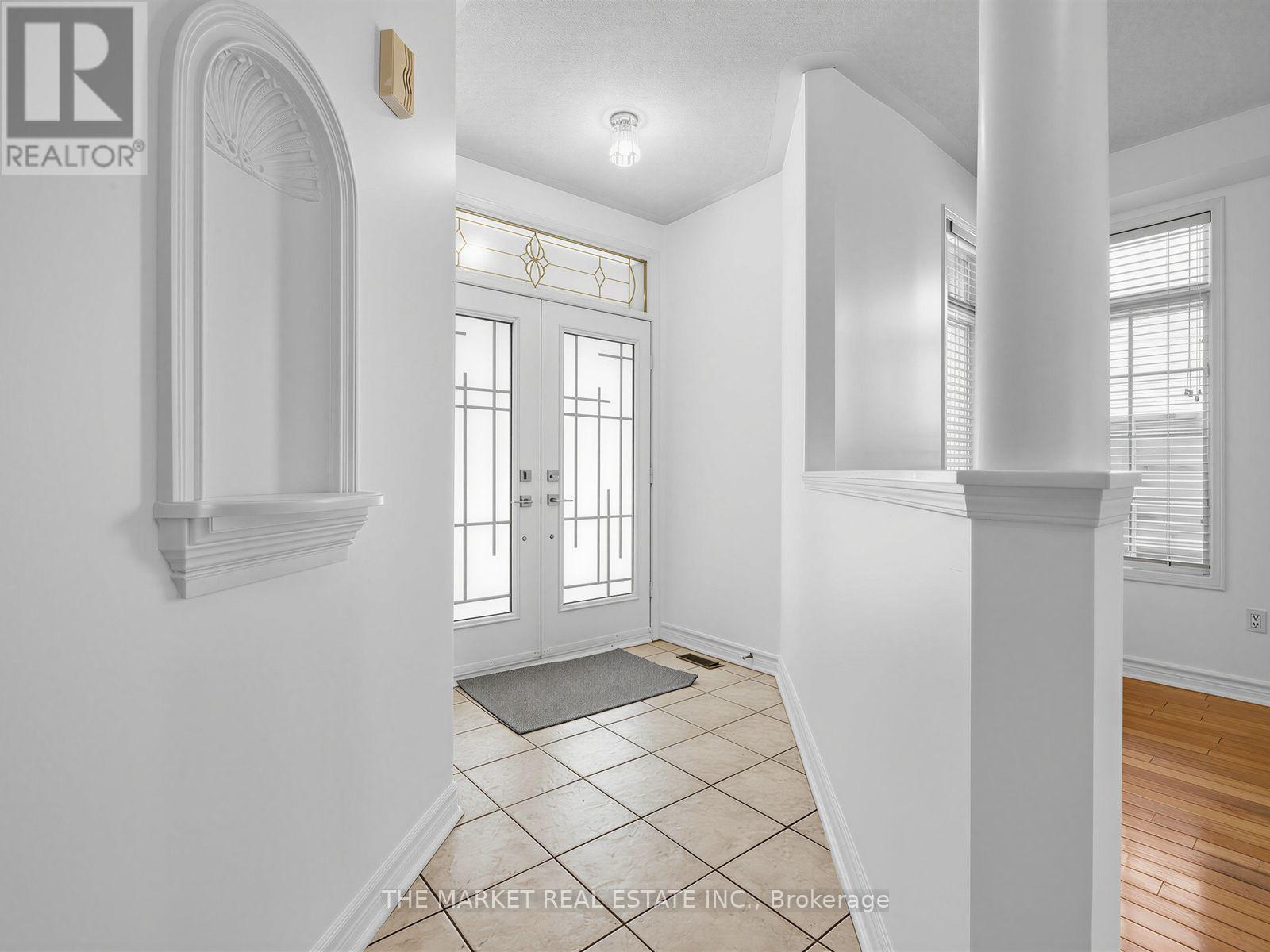 5088 Forestwalk Circle, Mississauga, Ontario  L4Z 4A2 - Photo 4 - W13630486