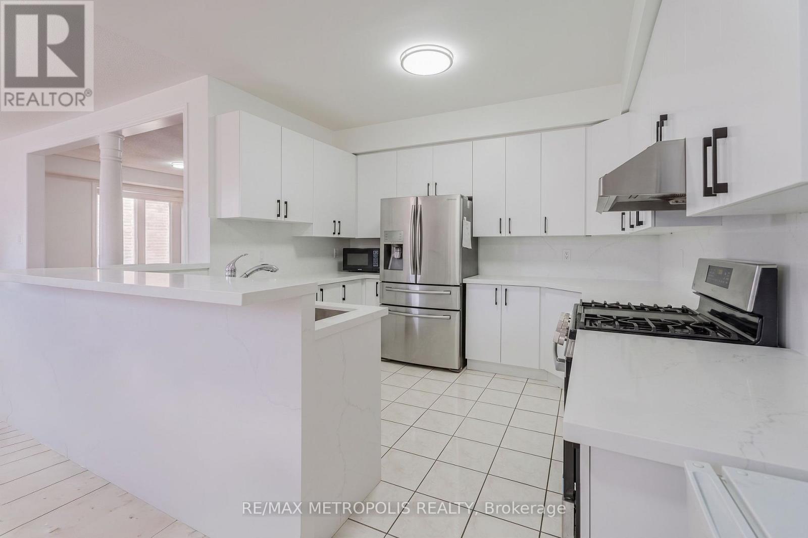 52 Gore Valley Trail, Brampton, Ontario  L6P 2G9 - Photo 5 - W13630504