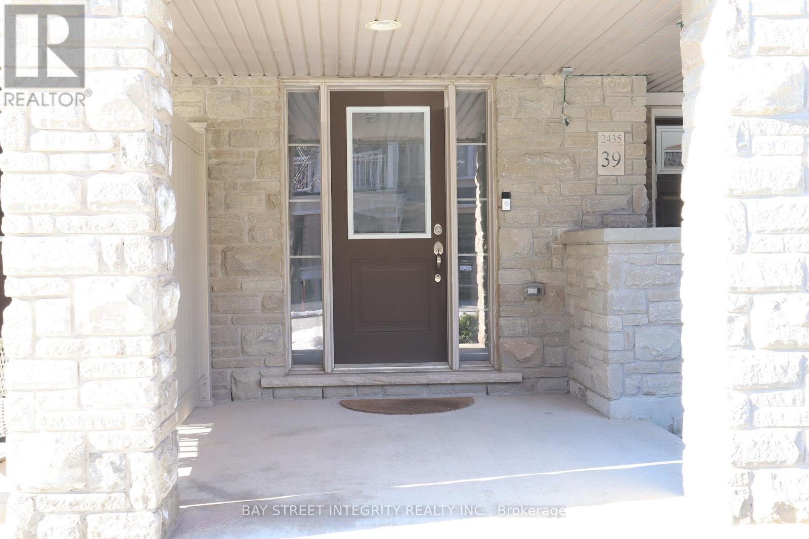 39 - 2435 Greenwich Drive, Oakville, Ontario  L6M 0S4 - Photo 2 - W13630508