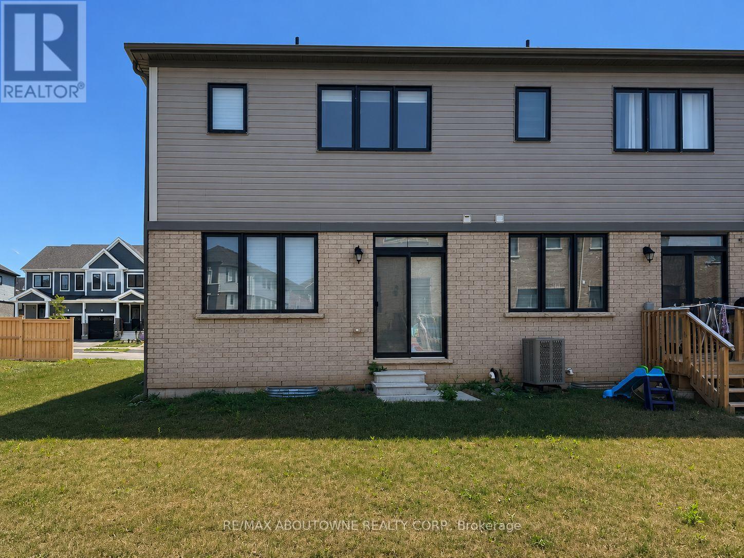 94 Granville Crescent, Haldimand, Ontario  N3W 0J8 - Photo 3 - X13630478