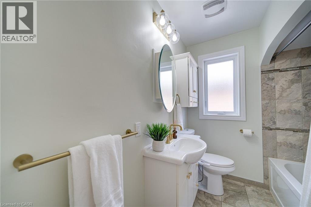 105 Weir Street S, Hamilton, Ontario  L8K 3A8 - Photo 15 - 40828739