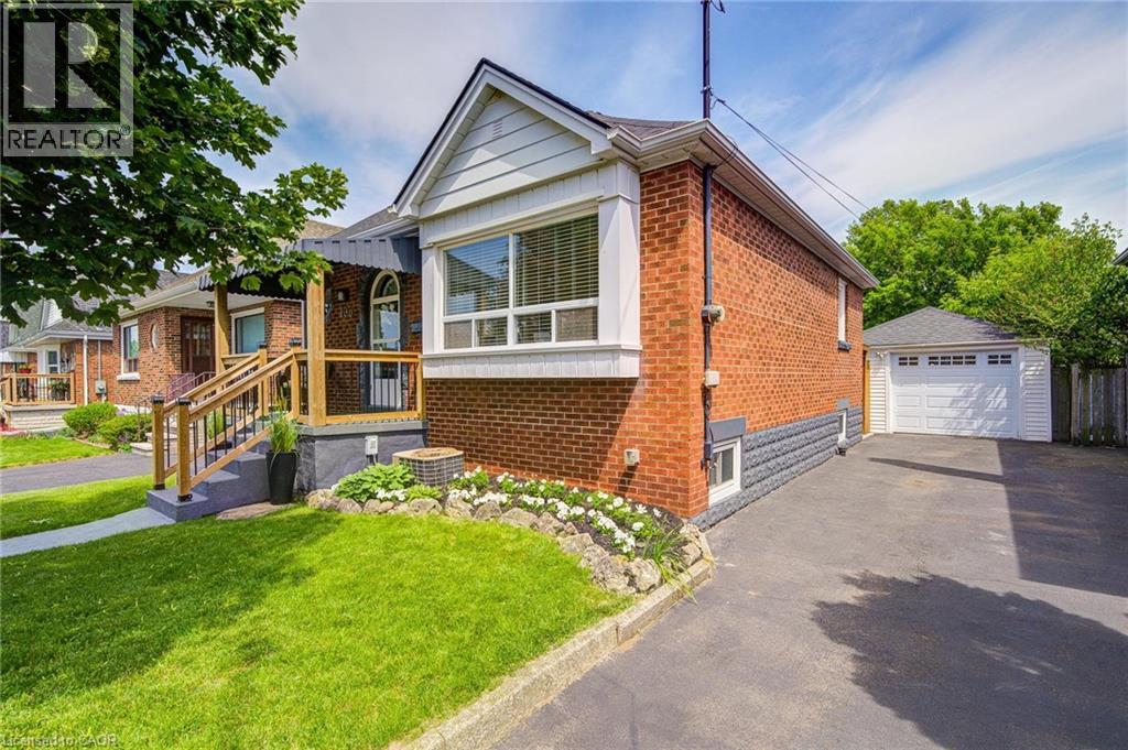 105 Weir Street S, Hamilton, Ontario  L8K 3A8 - Photo 3 - 40828739