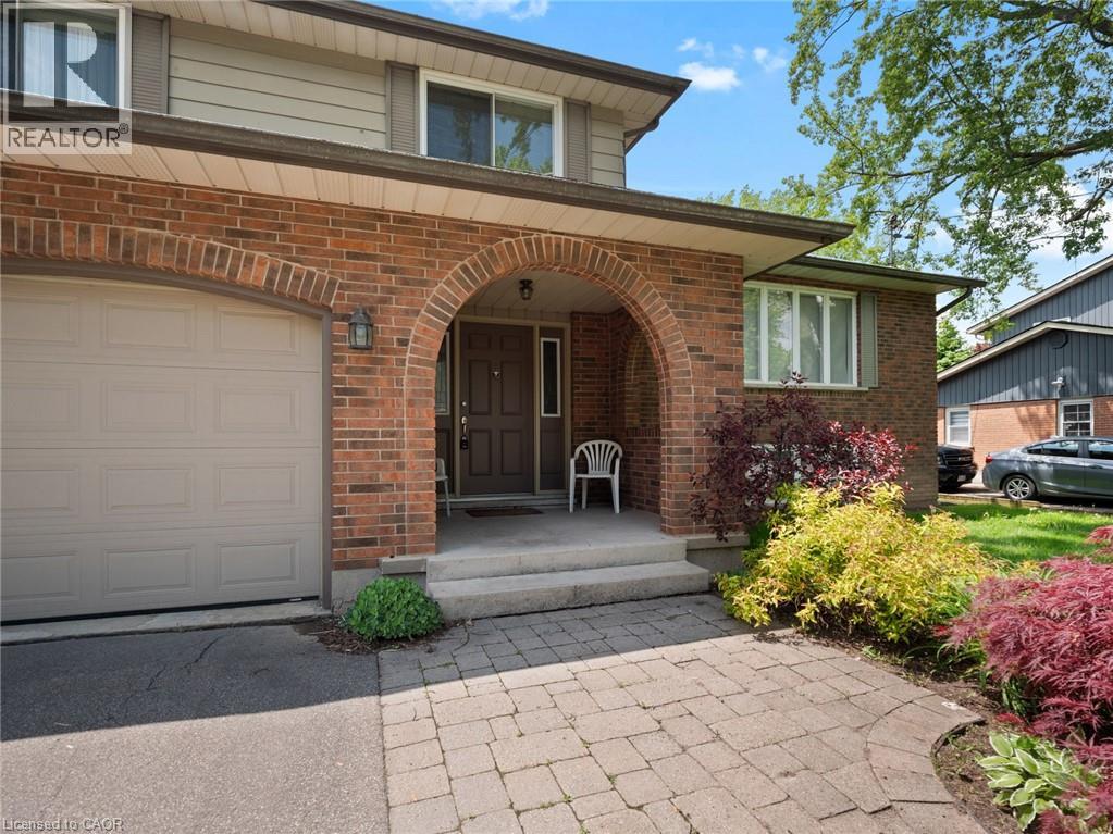 17 Montgomery Road, Welland, Ontario  L3C 2Y2 - Photo 3 - 40838000