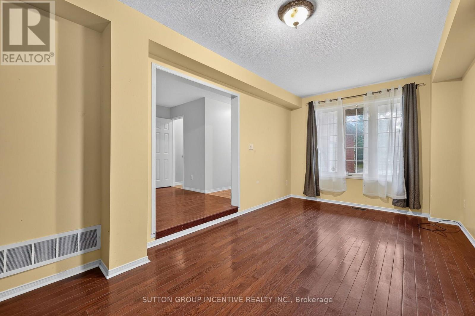 32 Sundew Drive, Barrie, Ontario  L4N 9L8 - Photo 11 - S13599954