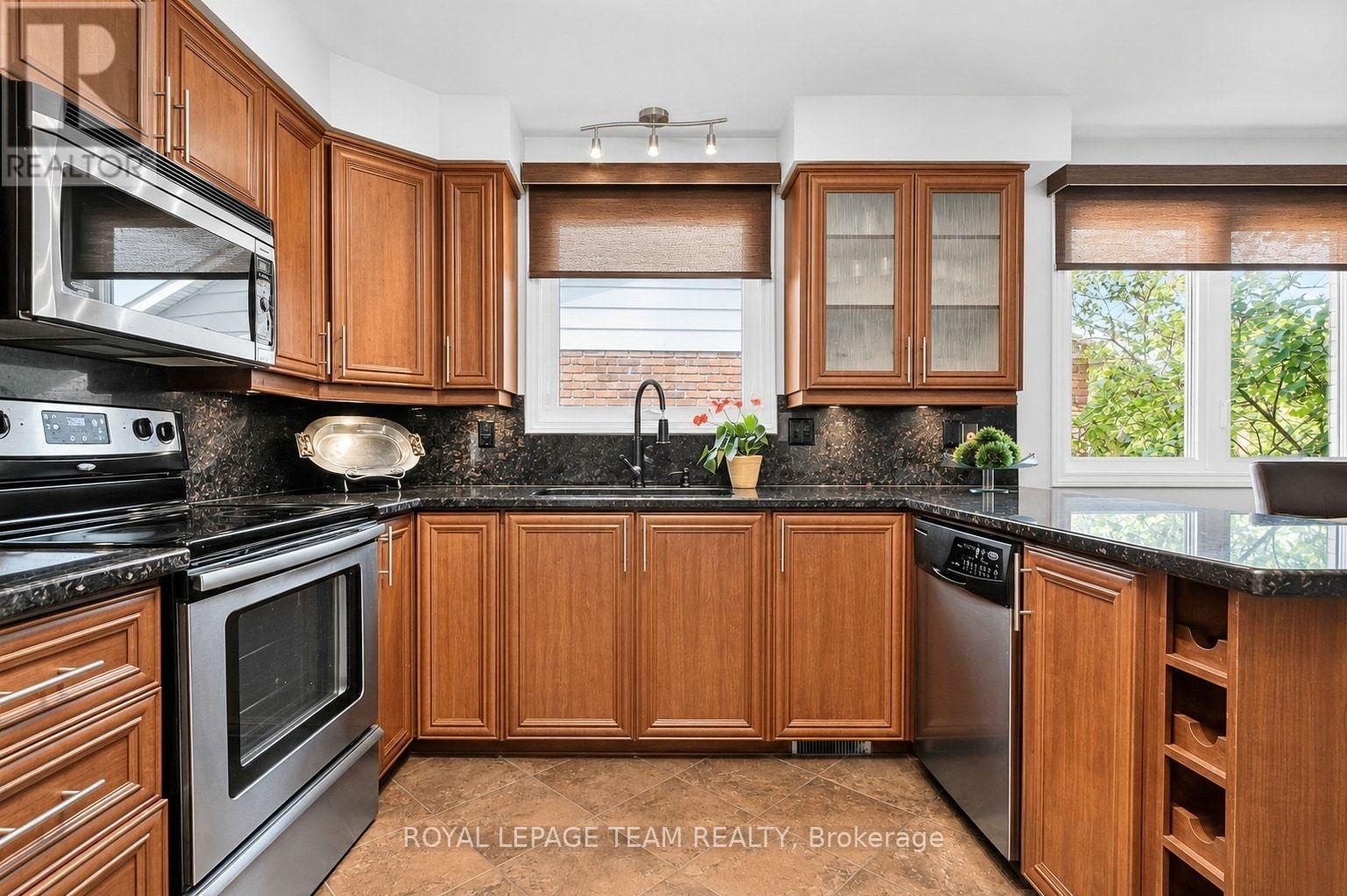 61 Amberwood Crescent, Ottawa, Ontario  K2E 7C2 - Photo 15 - X13588958