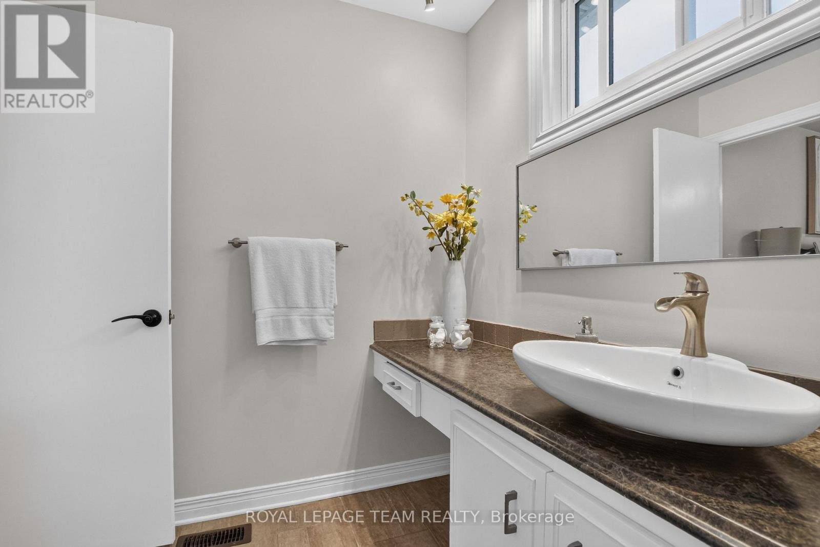 61 Amberwood Crescent, Ottawa, Ontario  K2E 7C2 - Photo 34 - X13588958