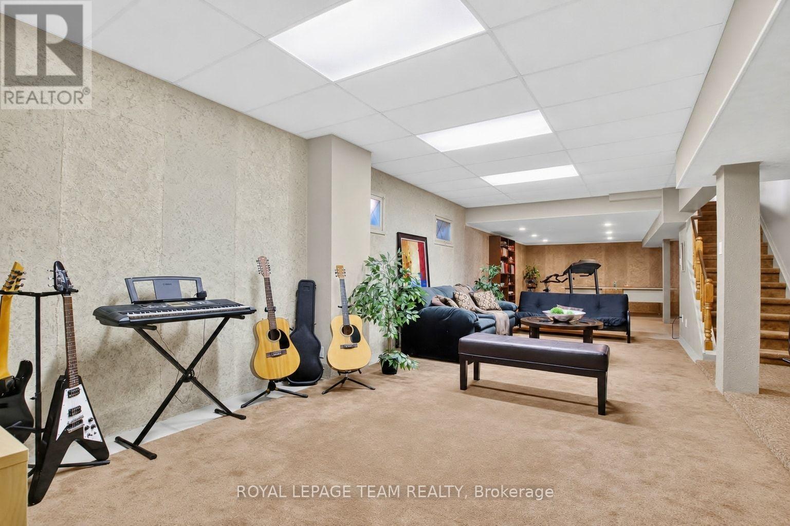 61 Amberwood Crescent, Ottawa, Ontario  K2E 7C2 - Photo 38 - X13588958