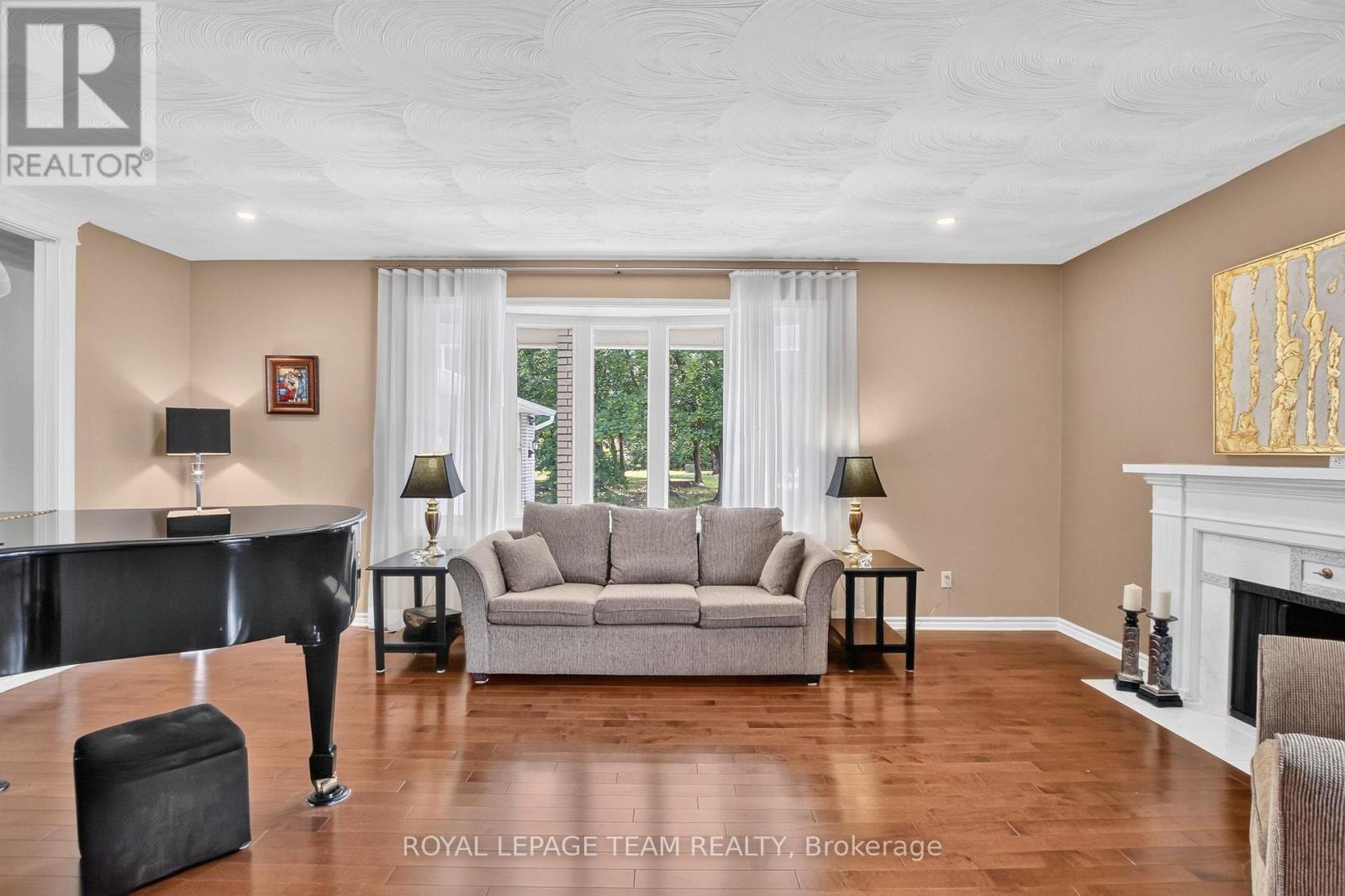 61 Amberwood Crescent, Ottawa, Ontario  K2E 7C2 - Photo 8 - X13588958
