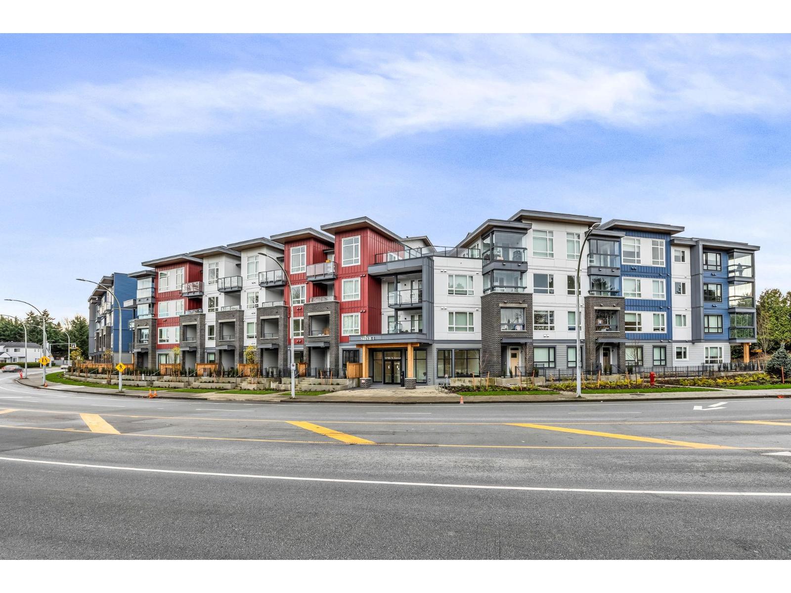 325 13788 76 AVENUE, Surrey, British Columbia