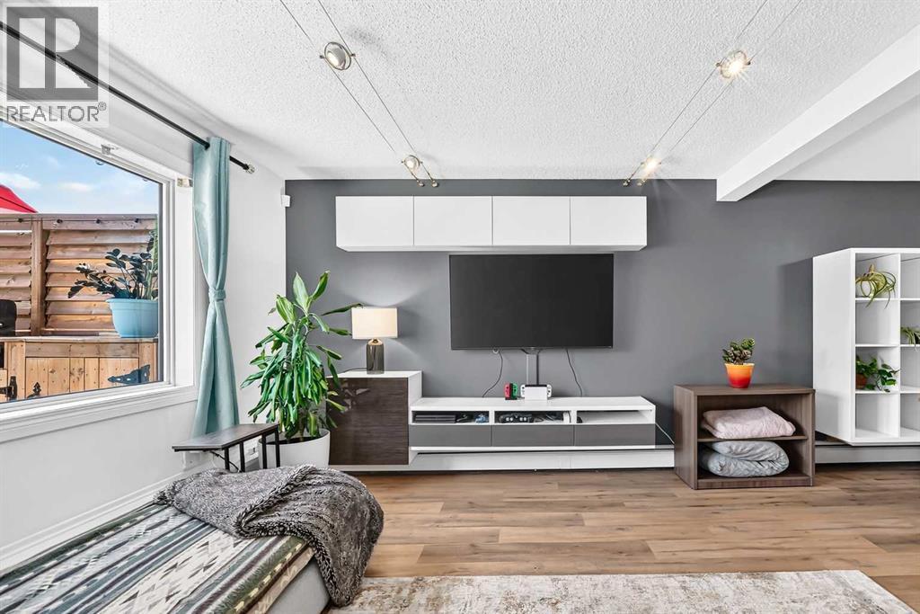 3, 3809 45 Street SW, Calgary, Alberta T3E 3H4 - Photo 3 - A2326595