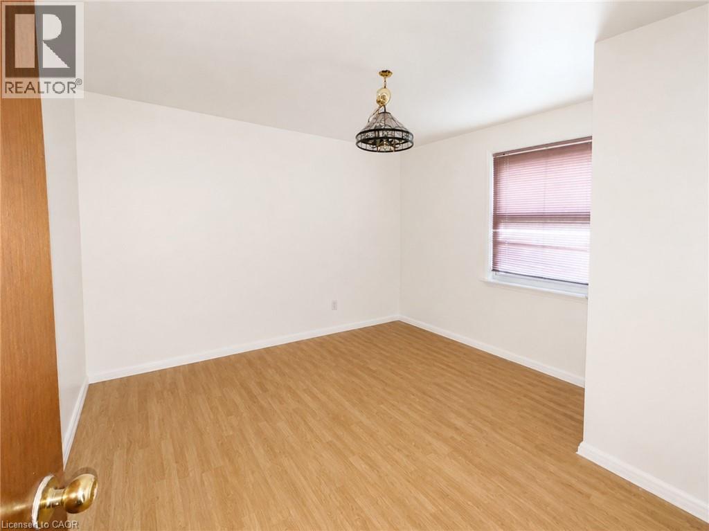 83 East 41st Street, Hamilton, Ontario  L8T 2Z5 - Photo 7 - 40846905