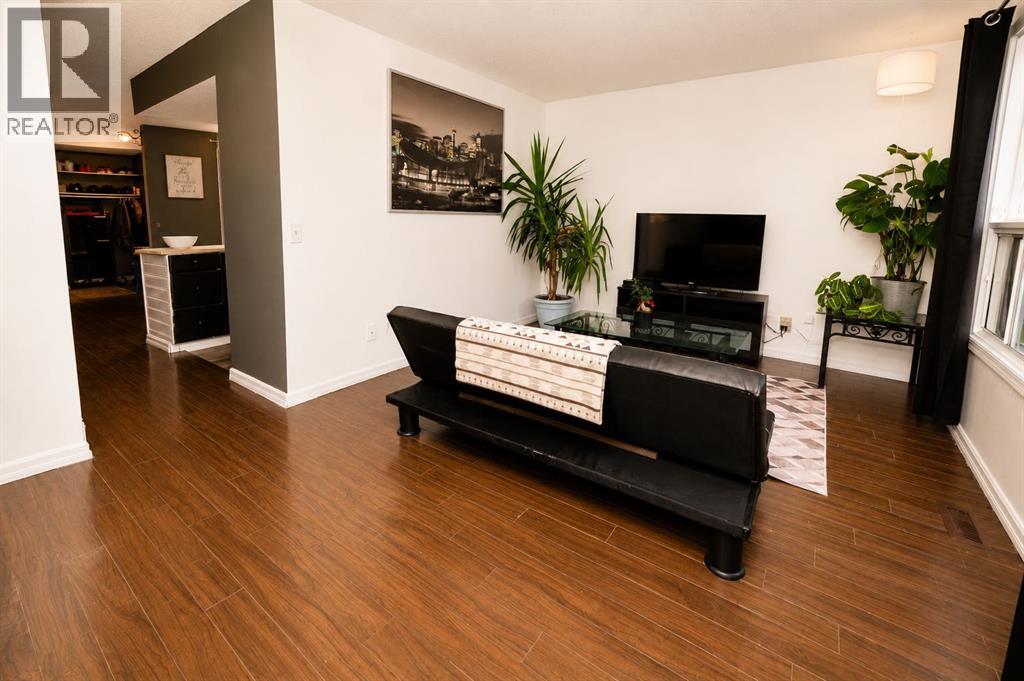 6527 Huntsbay Road NW, Calgary, Alberta  T2K 5R3 - Photo 10 - A2332141