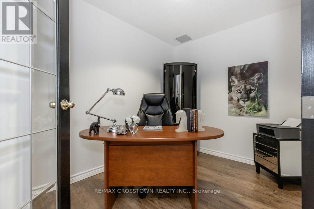 44 - 74 Ross Street, Barrie, Ontario L4N 1G3 - Photo 12 - S13170408