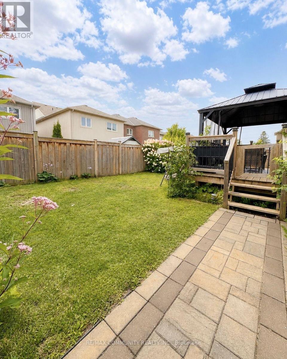23 Holyrod Drive, Clarington, Ontario  L1E 0G8 - Photo 9 - E13630566