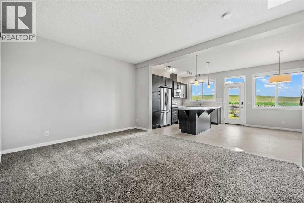 244 Sundown View, Cochrane, Alberta T4C 2M8 - Photo 3 - A2330933