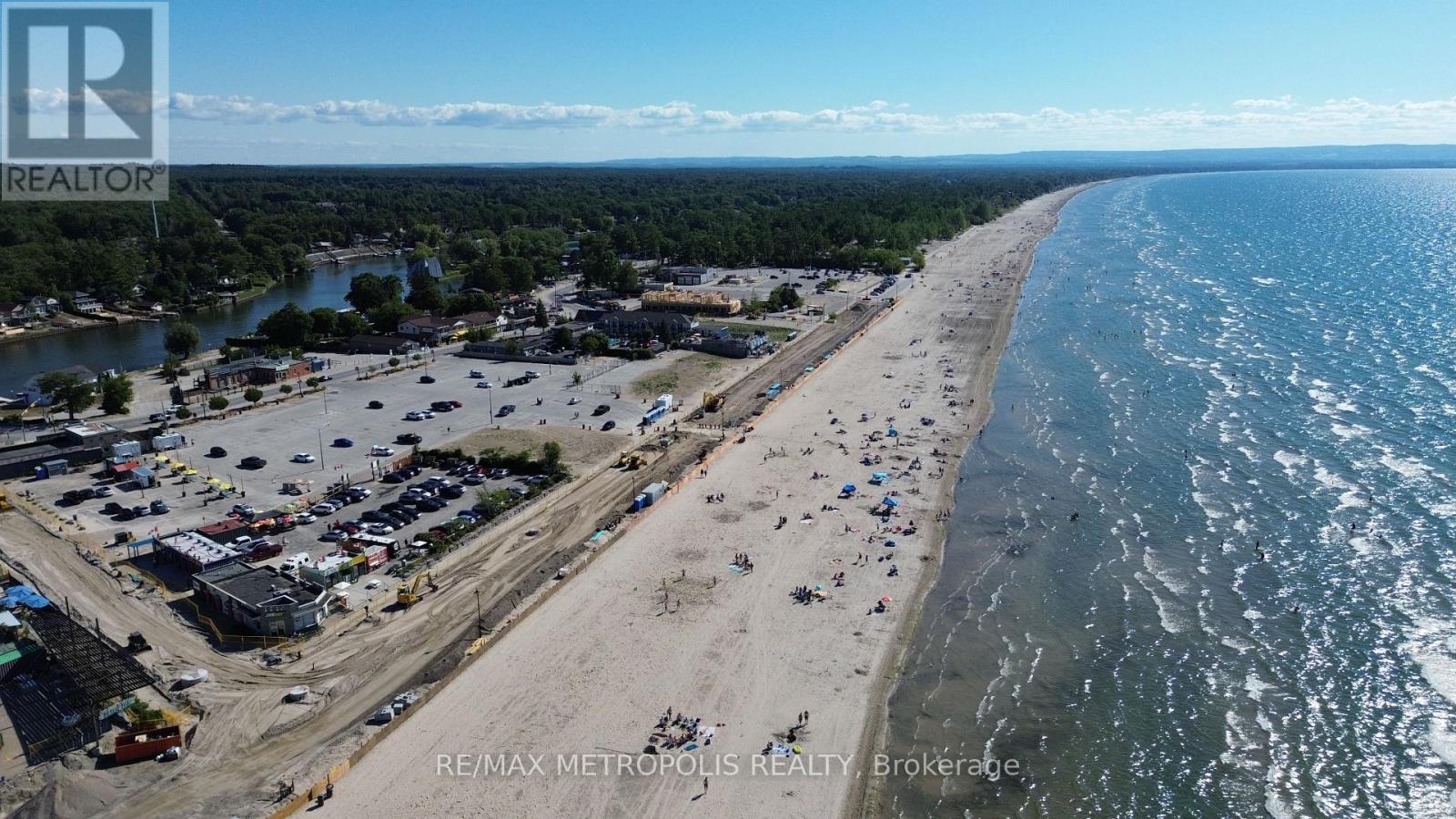 9 Main Street, Wasaga Beach, Ontario  L9Z 2K3 - Photo 3 - S13630568