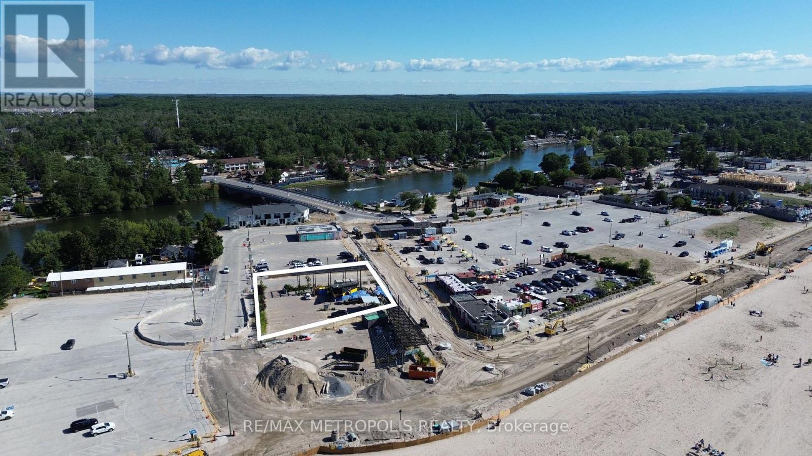 9 Main Street, Wasaga Beach, Ontario  L9Z 2K3 - Photo 6 - S13630568