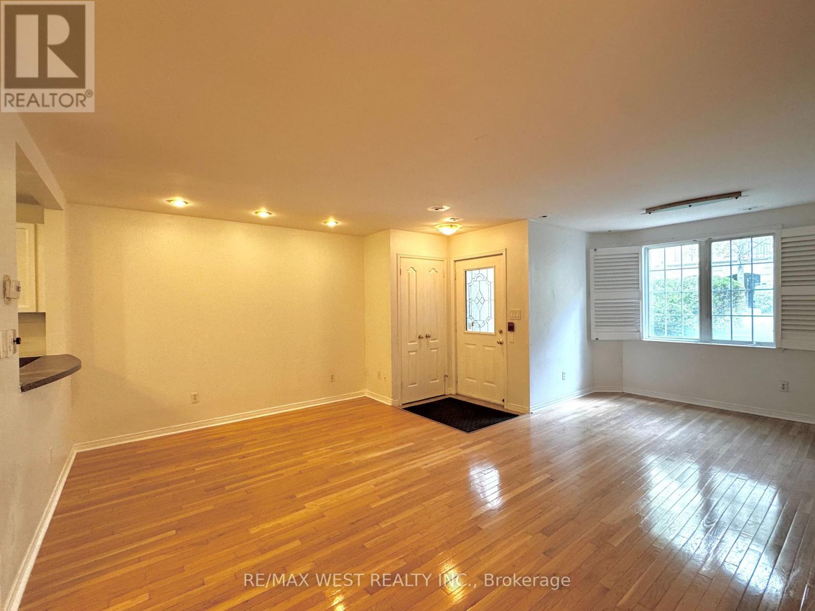A21 - 108 Finch Avenue W, Toronto, Ontario  M2N 6W6 - Photo 3 - C13573030