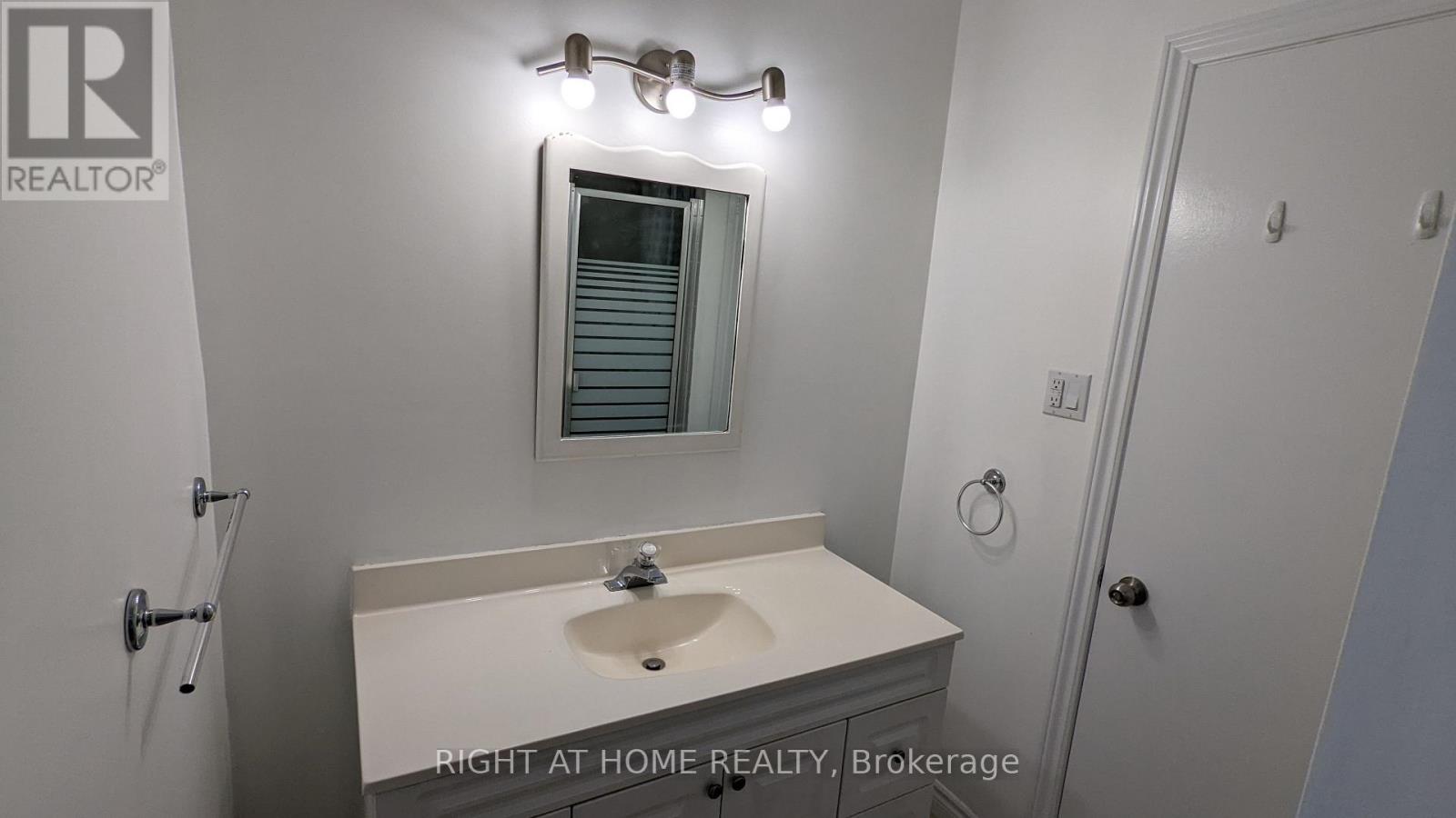 Lower Unit - 43 Glenayr Place, Welland, Ontario  L3C 3M6 - Photo 8 - X13630550