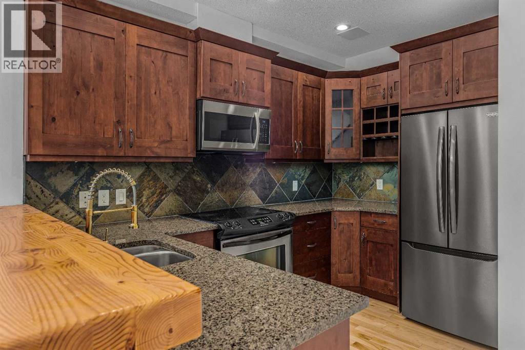 202, 75 Dyrgas Gate, Canmore, Alberta  T1W 0A6 - Photo 6 - A2318777