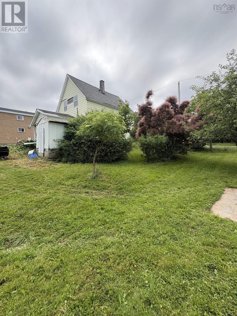 37 Rose Avenue, Trenton, Nova Scotia  B0K 1X0 - Photo 4 - 202619339