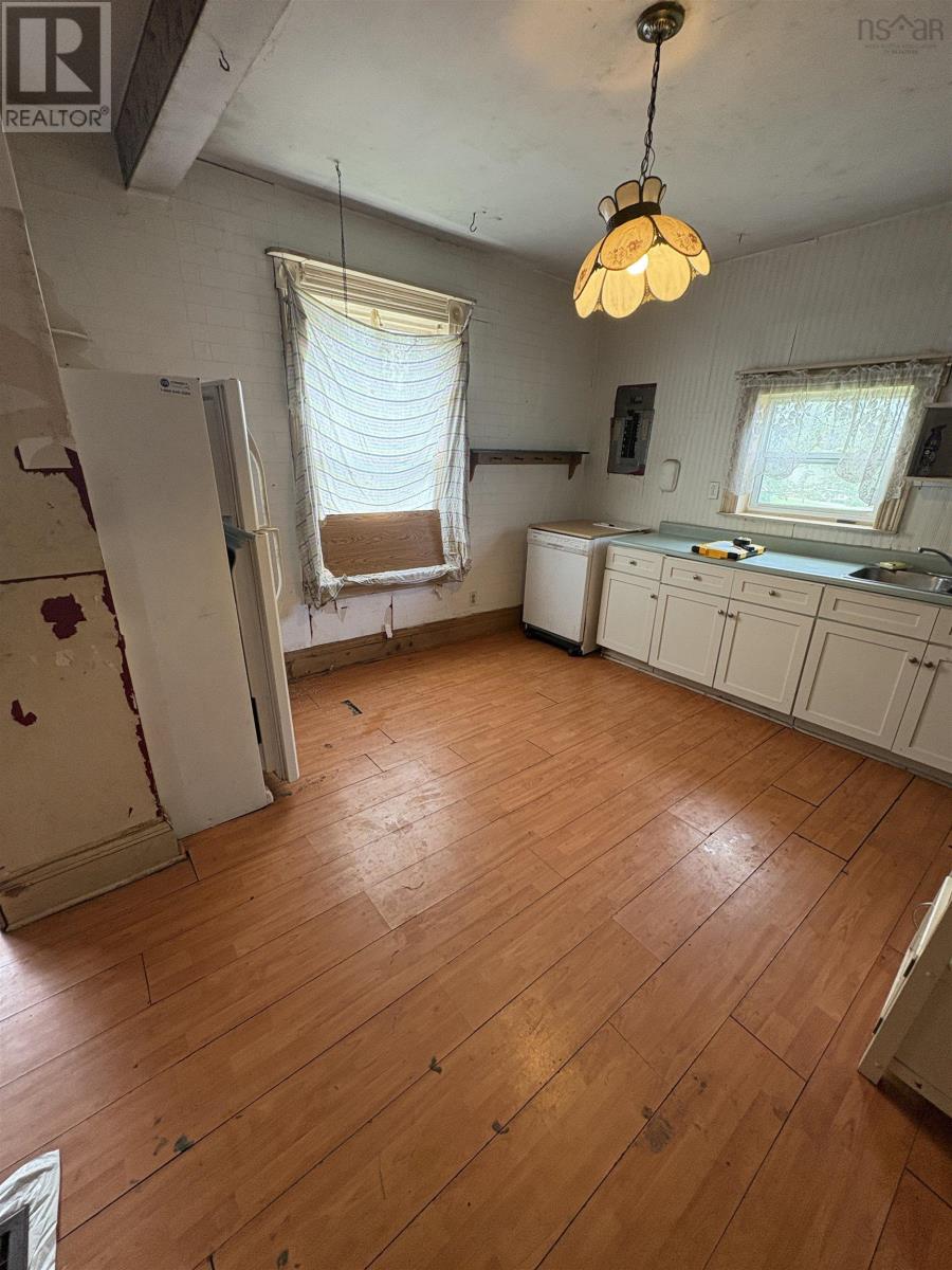 37 Rose Avenue, Trenton, Nova Scotia  B0K 1X0 - Photo 8 - 202619339