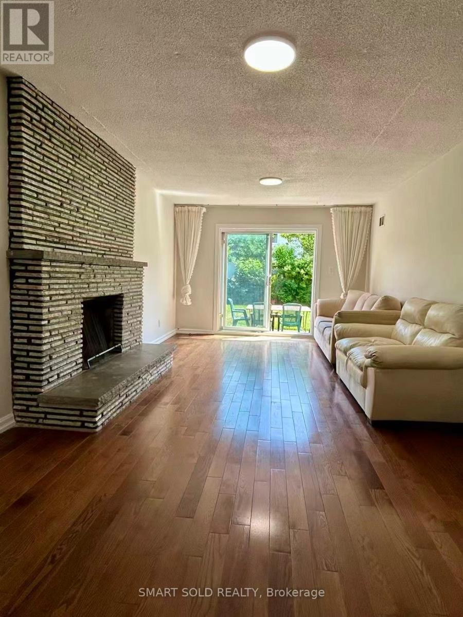 Main + Upper - 31 Silas Hill Drive, Toronto, Ontario  M2J 2X8 - Photo 4 - C13630628