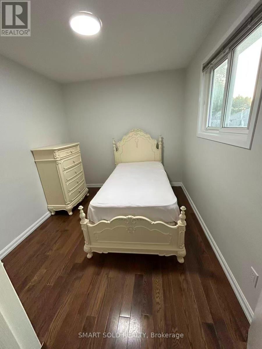 Main + Upper - 31 Silas Hill Drive, Toronto, Ontario  M2J 2X8 - Photo 7 - C13630628