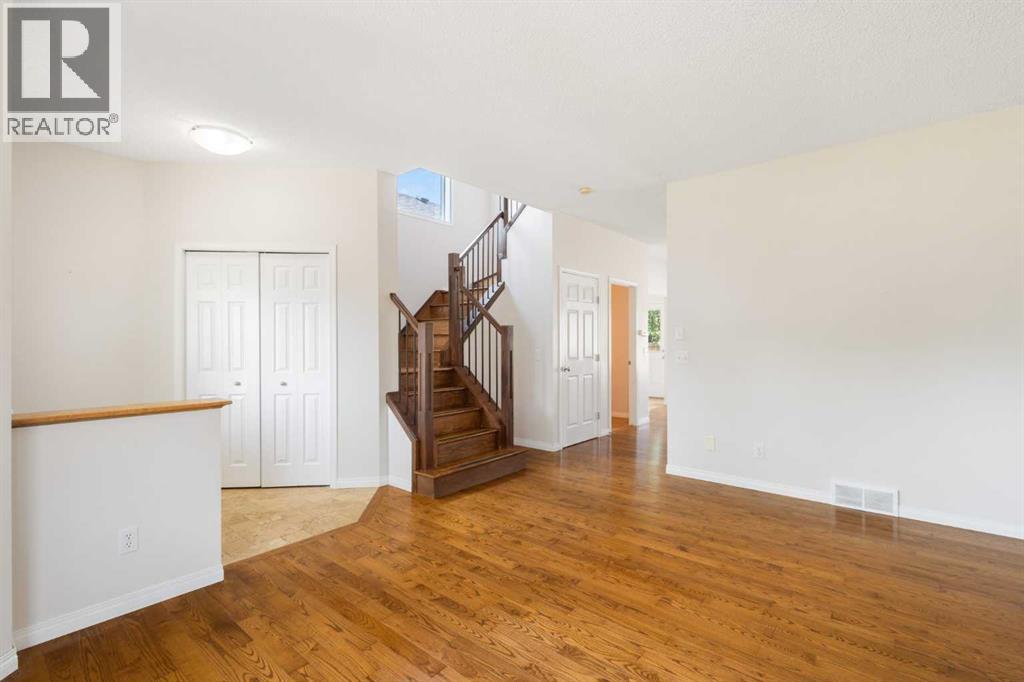 459 Evermeadow Road SW, Calgary, Alberta  T2Y 4W4 - Photo 7 - A2330662