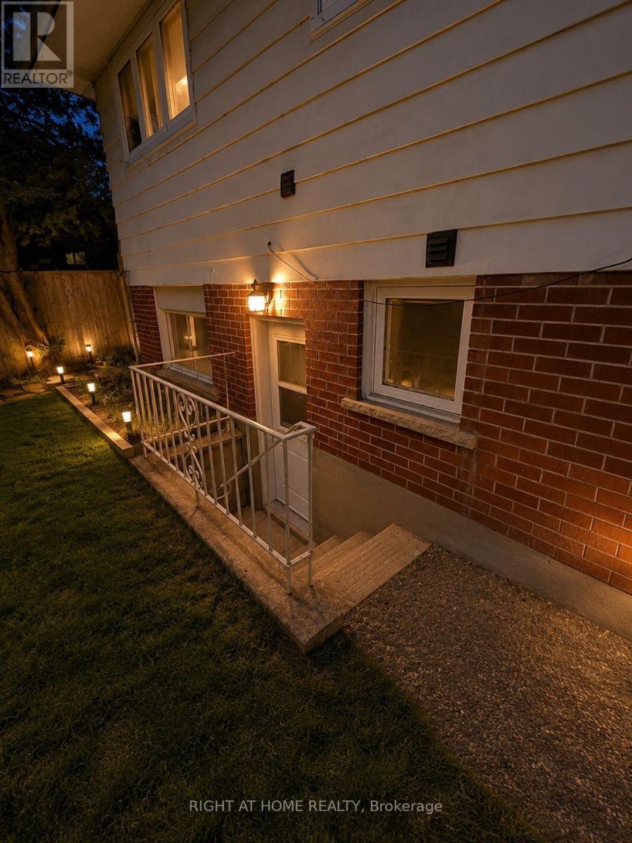 4440 Cosburn Crescent, Burlington, Ontario  L7L 1S5 - Photo 27 - W13630632