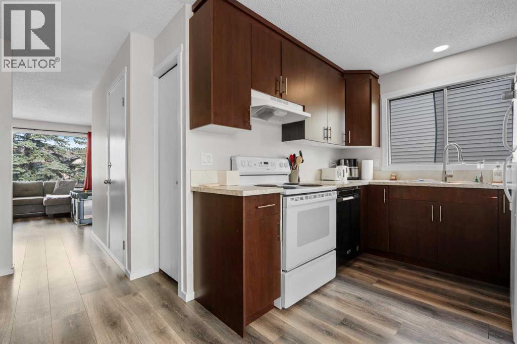 84 Falconridge Place NE, Calgary, Alberta  T3J 1A6 - Photo 7 - A2332340