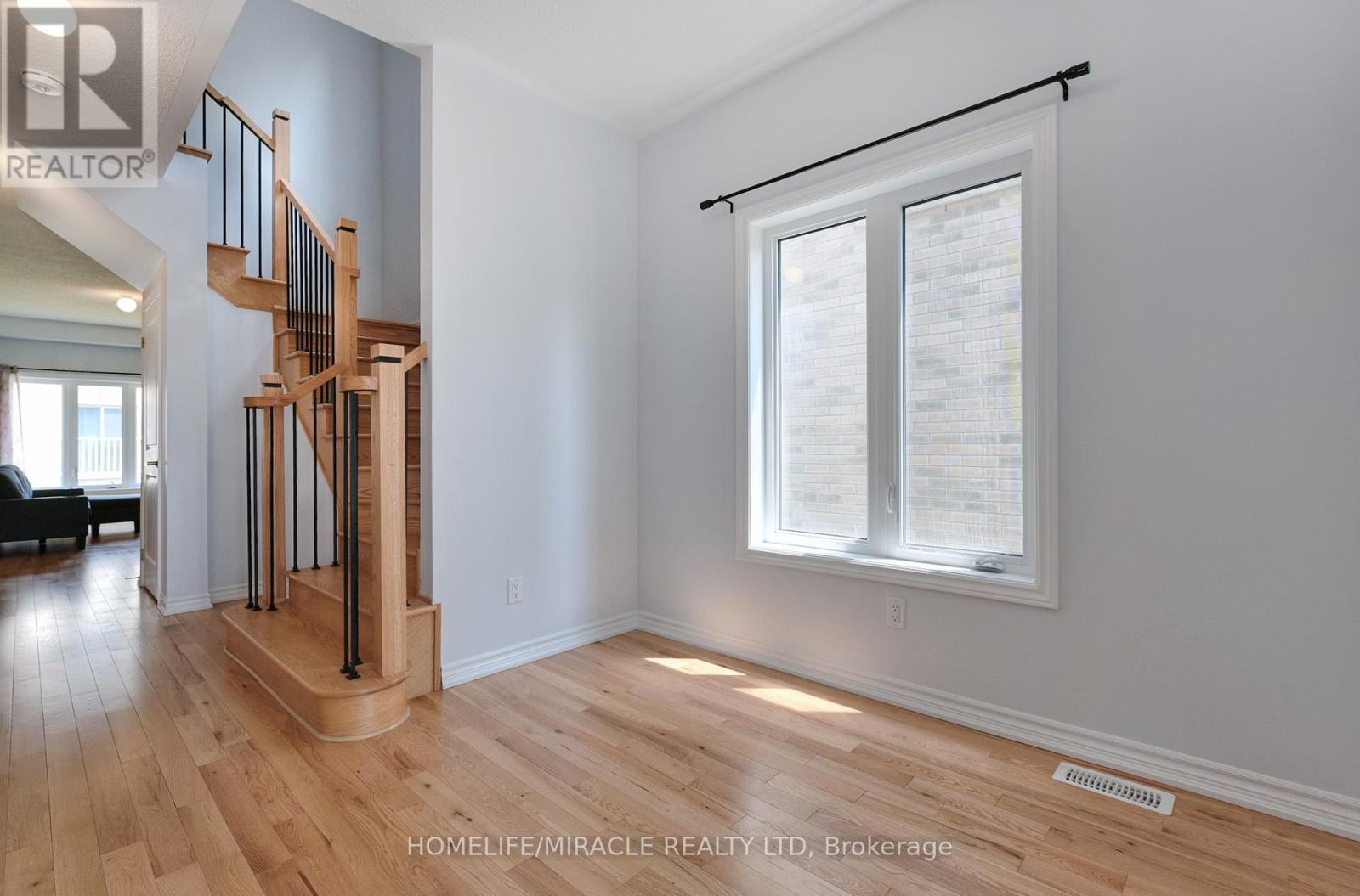 2419 Angora Street S, Pickering, Ontario  L1X 0M6 - Photo 5 - E13630664