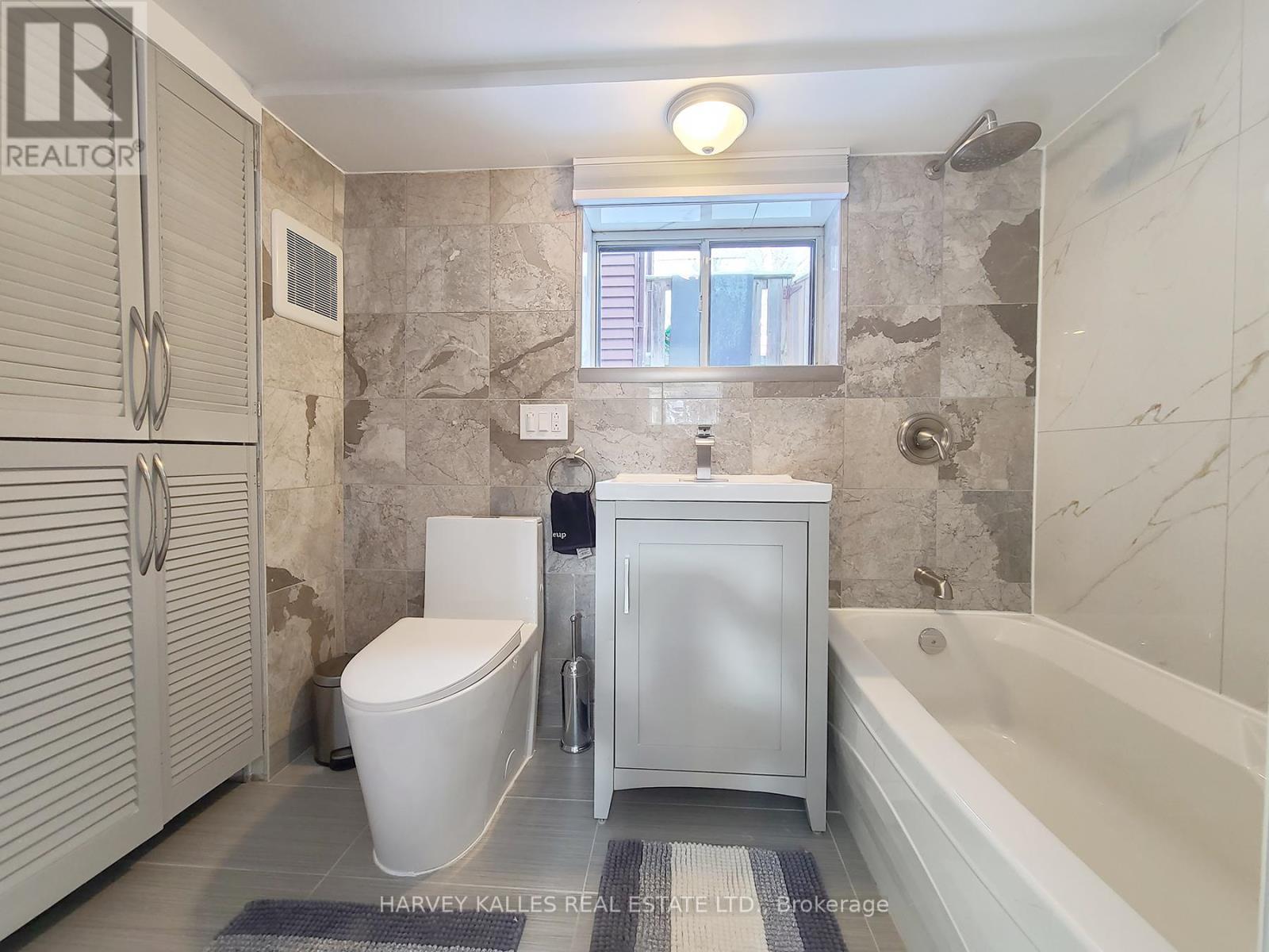 5 - 27 Hiawatha Road, Toronto, Ontario  M4L 2X7 - Photo 12 - E13630672