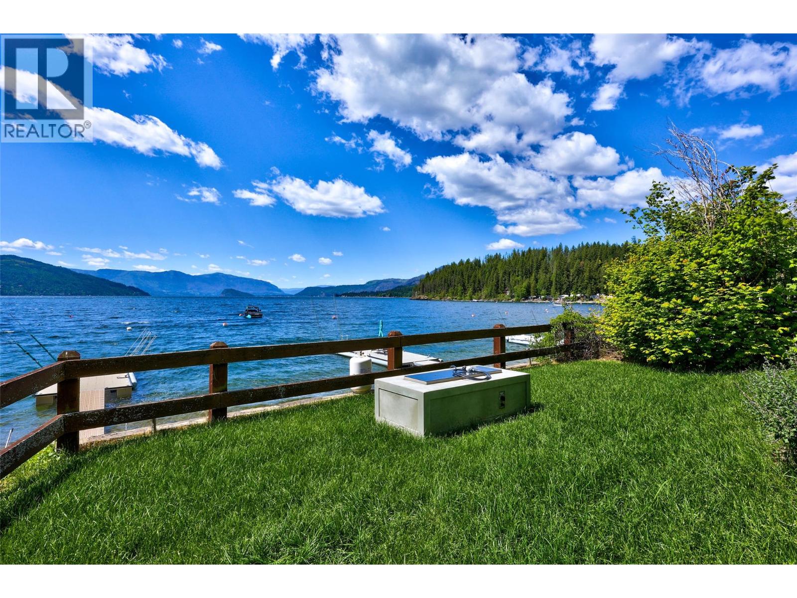 6058 Davis Road, Magna Bay, British Columbia  V0E 1L0 - Photo 8 - 10387545