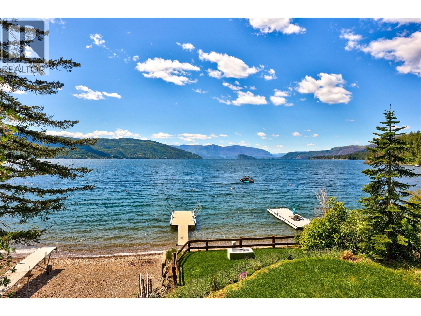 6058 Davis Road, Magna Bay, British Columbia  V0E 1L0 - Photo 4 - 10387545
