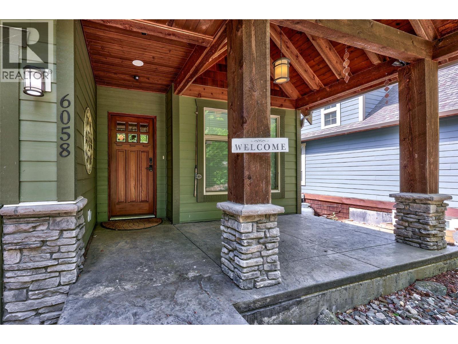6058 Davis Road, Magna Bay, British Columbia  V0E 1L0 - Photo 15 - 10387545
