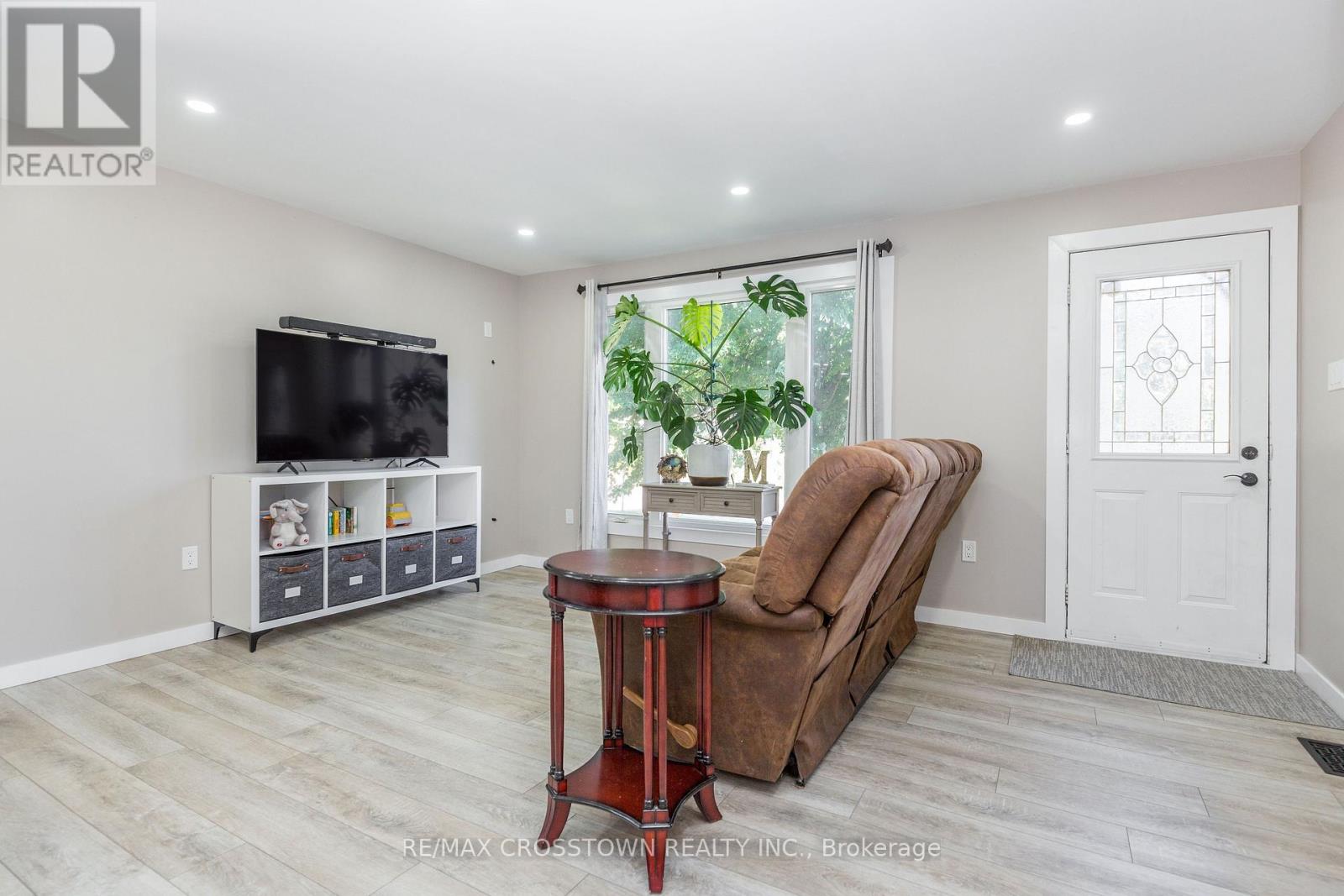281 Elizabeth Street, Midland, Ontario  L4R 1Y5 - Photo 3 - S13542080